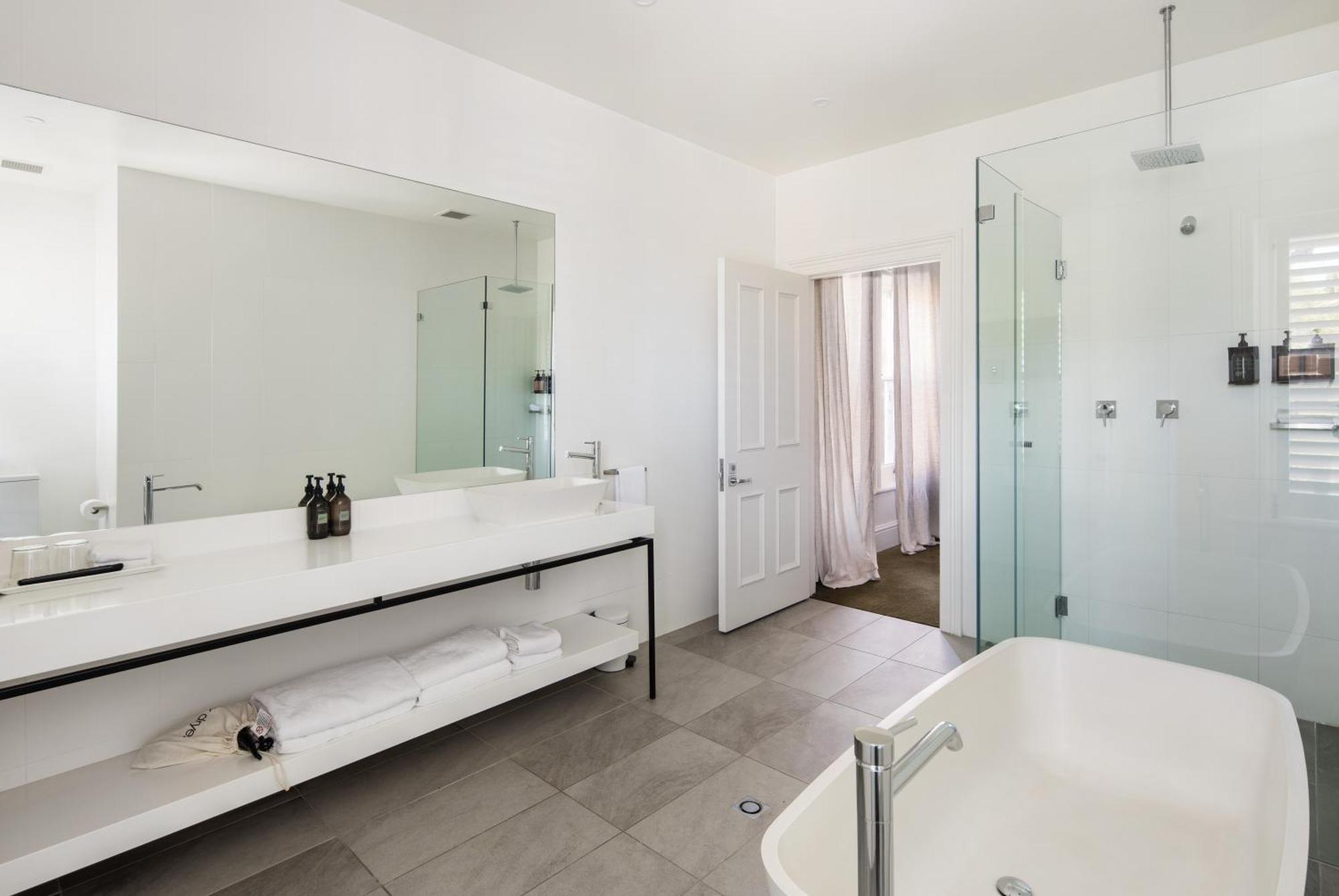 The Hotel 5*